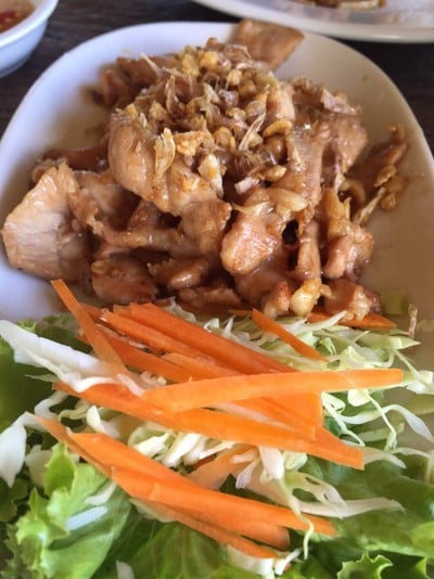 หมูทอดกระเทียม