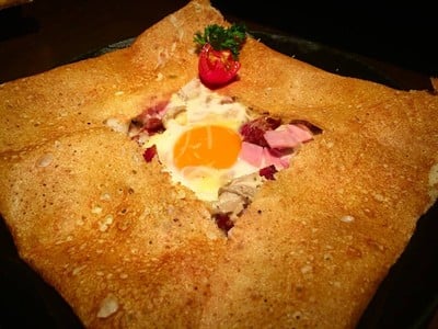Crepes & Co. (เครปส์ แอนด์ โค) หลังสวน Crepes & Co. (เครปส์ แอนด์ โค) หลังสวน