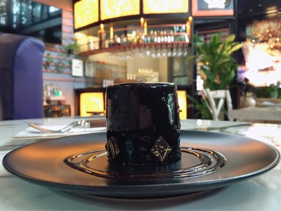 Passionfruit & Chocolate Mousse (125฿)