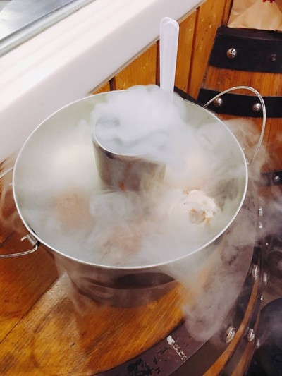 ไอติมหม้อไฟ