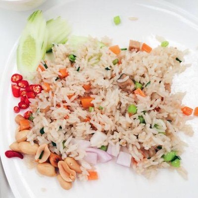 ข้าวผัดเจ ไม่รู้สึกเหมือนปลาเค็มหรอก แต่อร่อยดี