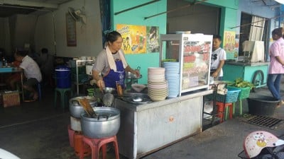 หน้าร้าน เกาเหลาเลือดหมูเจ้ตุ๊ก สามชัย