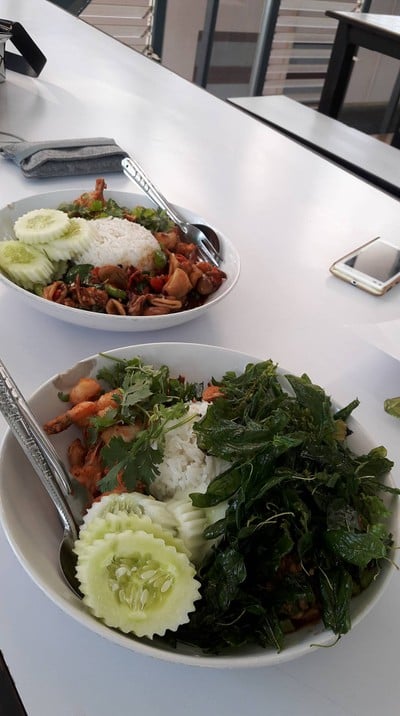 อาหาร หรือ เครื่องดื่ม