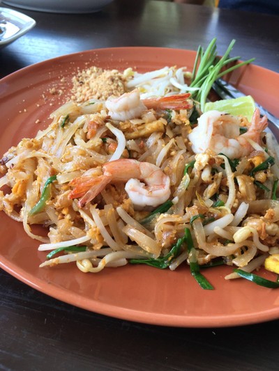 ผัดไทกุ้งสด