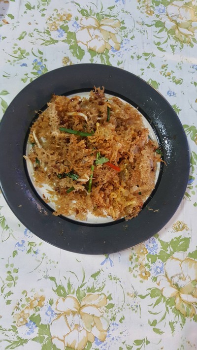 หมี่กรอบ