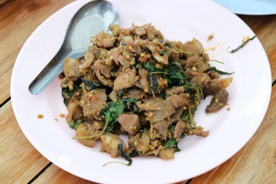 ผัดเผ็ดหมูป่า