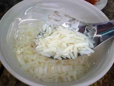 ข้าวแช่ เม็ดสวย