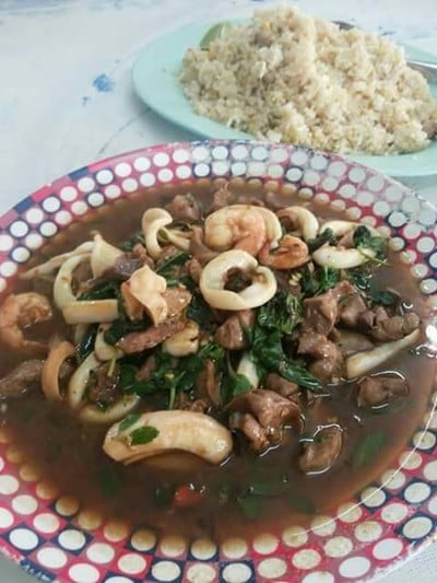 ร้านสุรีรัตน์ (ซาวกั๊ด)