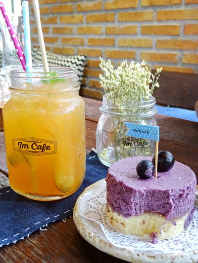 Im cooler& Blueberry Cheese cake