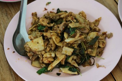 ผัดเผ็ดหน่อไม้ไก่