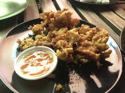 แจ่มจันทร์ บาร์ แอนด์ บิสโทร