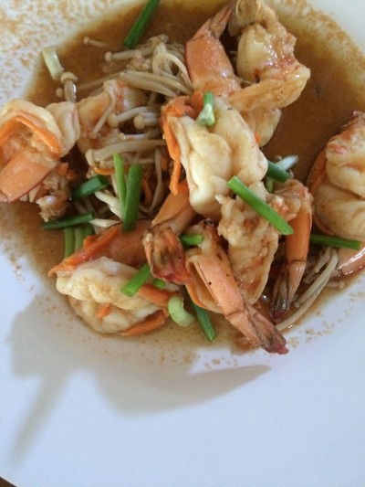 กุ้งผัดเห็ดเข็มทอง