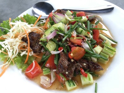 ยำเนื้อย่าง