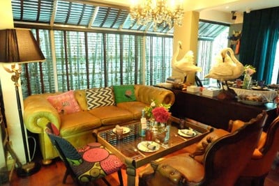 บรรยากาศ It's "Happened To Be" a Closet สีลม