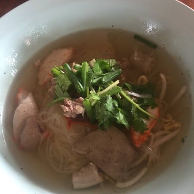 เส้นเล็กน้ำใส