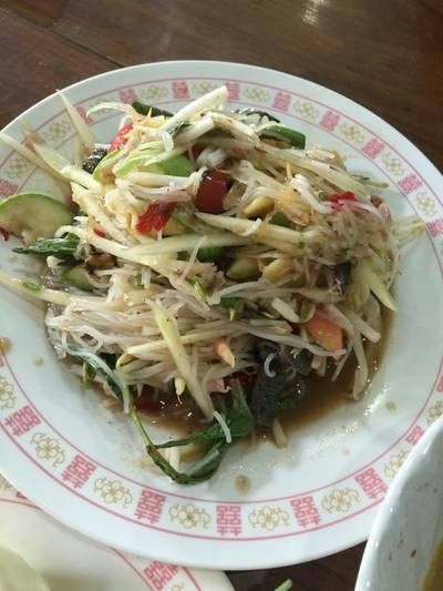 ส้มตำคอหมูย่าง