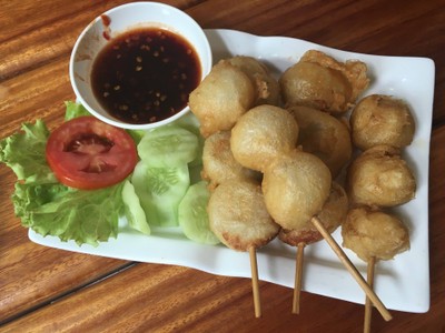 ลูกชิ้นหมูทอด