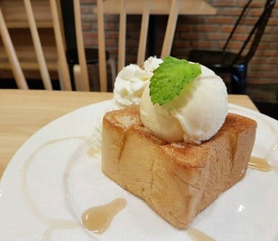 A Little Sweet, Dessert Cafe เขารัง