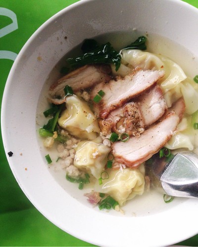 เกี๊ยวน้ำหมูแดง