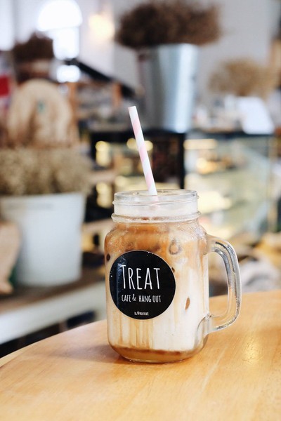 เมนูของร้าน TREAT Cafe & Hangout