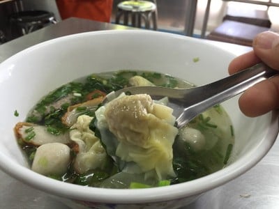 ธานี ข้าวหมูแดง - หมูกรอบ อารีย์