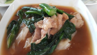 ก๋วยเตี๋ยวราดหน้าหมู