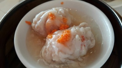 ปลาหิมะสอดไส้กุ้งนึ่งไข่ขาว