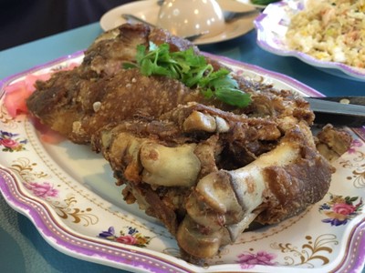 ขาหมูทอด