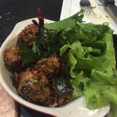 ลาบหมูทอด