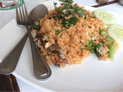 ข้าวผักปลากระป๋อง