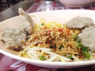 บะหมี่แห้งต้มยำ