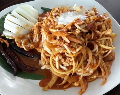 ยำหัวปลีกุ้งสด