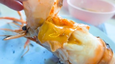 อี๊ด กุ้งเผาคลองมอญ (eed kung pao klong morn) อี๊ด กุ้งเผาคลองมอญ (eed kung pao klong morn)