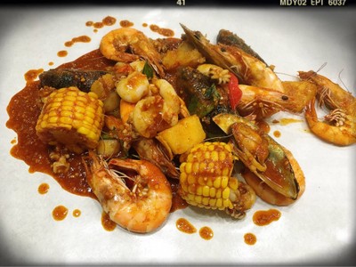 Combo Mixed Seafood set ซอส Garlic Butter (399฿)