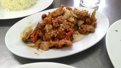 ไก่ผัดเม็ดมะม่วง ชอบมากก