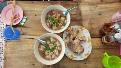 ก๋วยจั๊บโบราณ (แม่อ้อย) เส้นทำเอง ก๋วยจั๊บโบราณ (แม่อ้อย) เส้นทำเอง