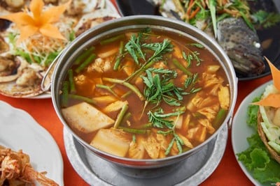 แกงส้มผักรวมไข่ปลาริวกิว