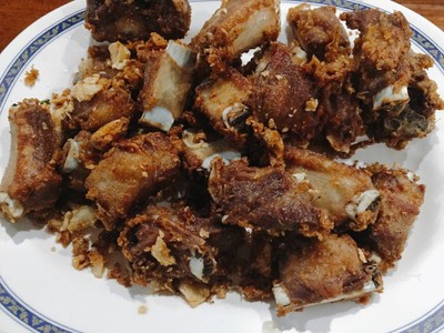 ซี่โครงทอดกระเทียม