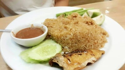 ข้าวผัดน้ำพริกปลาทู