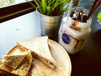 อาหาร หรือ เครื่องดื่ม