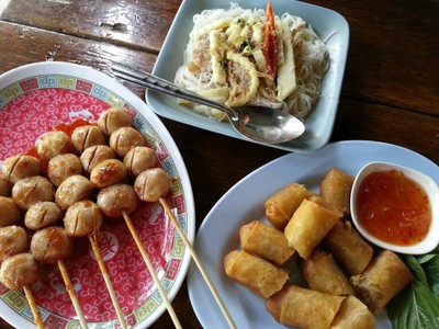 ก๋วยเตี๋ยวเรือนแพ (Kuay Tiew Ruen Pae) ก๋วยเตี๋ยวเรือนแพ (Kuay Tiew Ruen Pae)