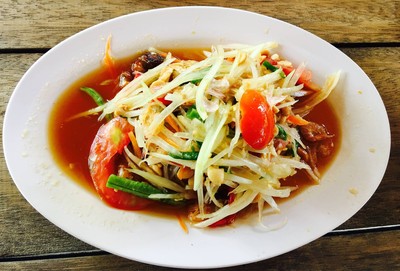 ส้มตำไทยใส่ปูเค็ม