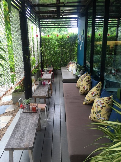 บรรยากาศ ร้านอาหาร คอรัล ไวน์