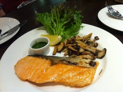 On The Table (ออน เดอะ เทเบิล) สยามเซ็นเตอร์ On The Table (ออน เดอะ เทเบิล) สยามเซ็นเตอร์