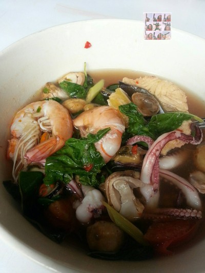 โป๊ะแตกทะเล