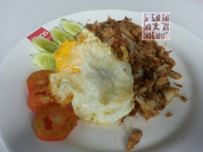 ข้าวกระเทียมปูไข่ดาว