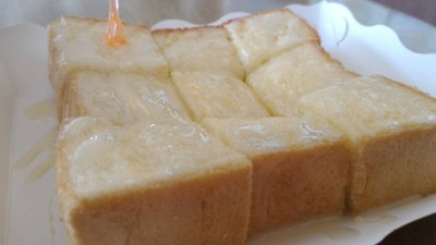 ขนมปังเนยนม