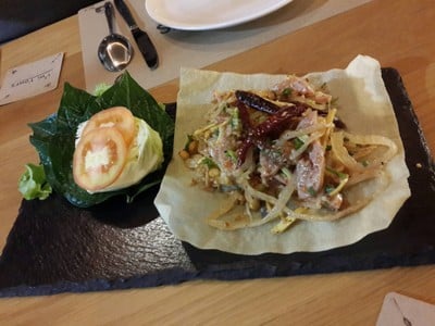 ยำแหนมสด