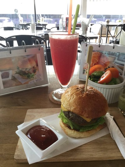 CHEESE BURGER