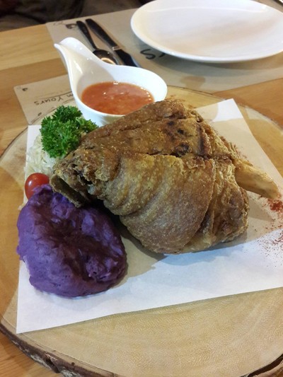 ขาหมูทอด